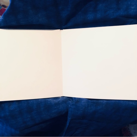 Elegant Guest Book with Leaf Design - Picture 7 of 8